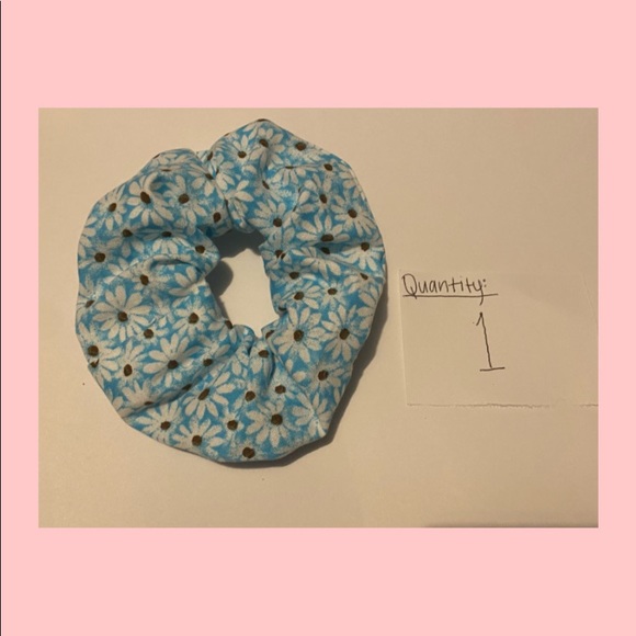 Scrunchie #26 - Picture 1 of 1